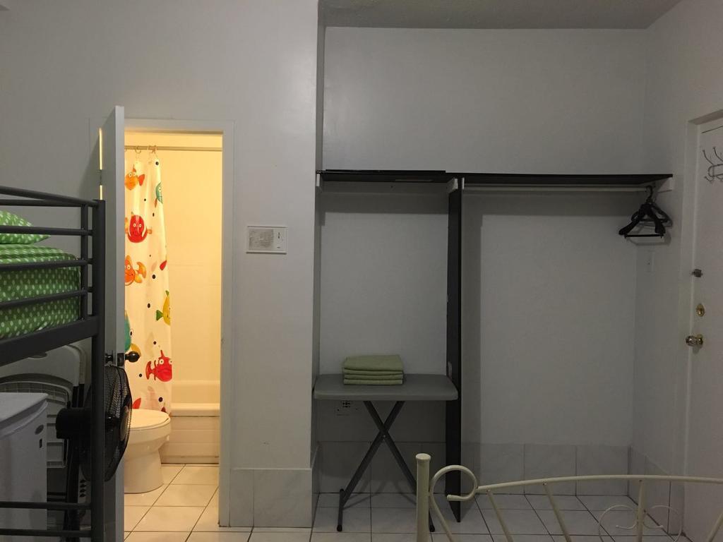 University Apartment Торонто Екстериор снимка