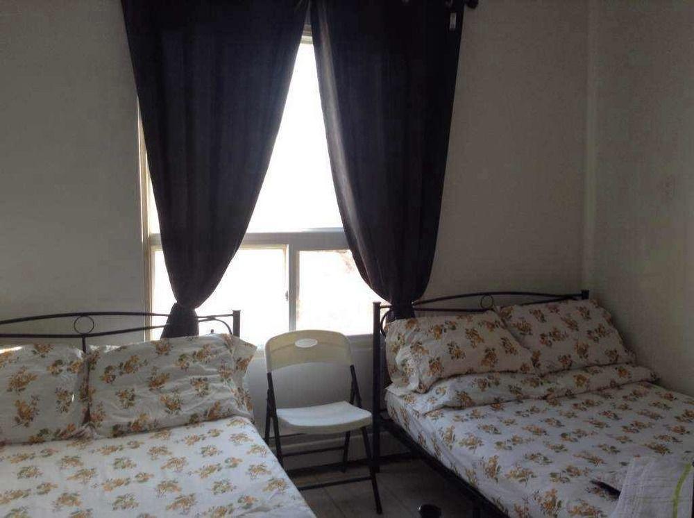 University Apartment Торонто Екстериор снимка
