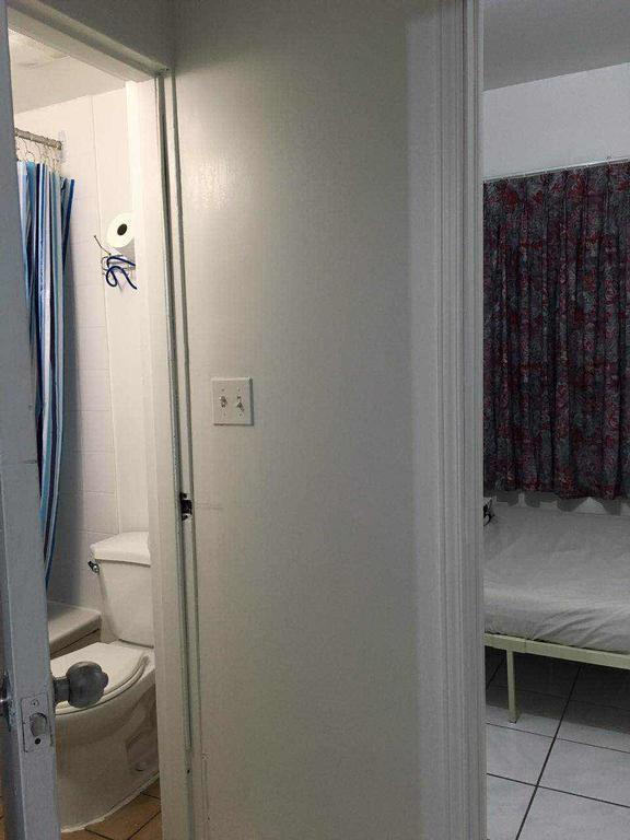 University Apartment Торонто Екстериор снимка
