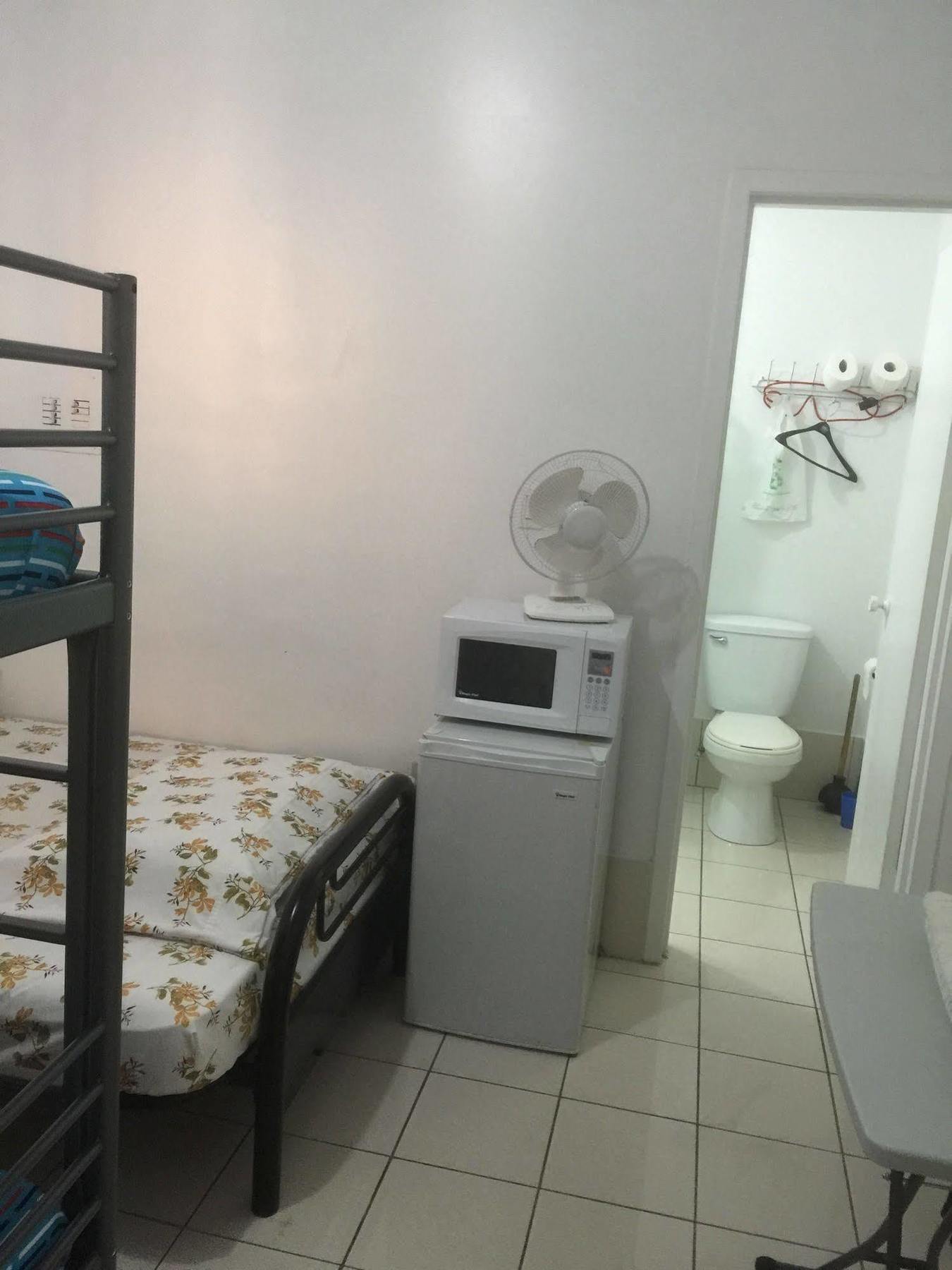 University Apartment Торонто Екстериор снимка