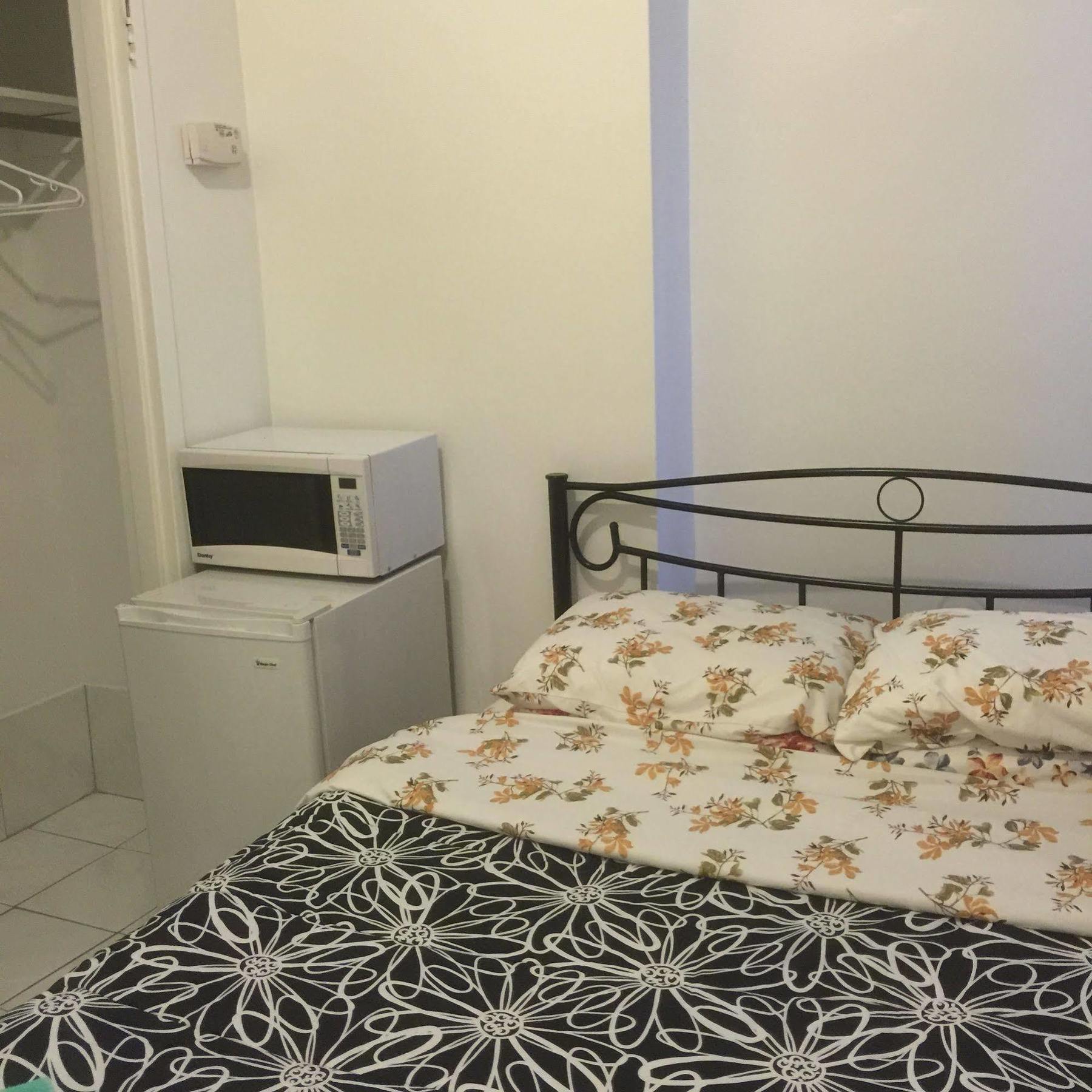 University Apartment Торонто Екстериор снимка