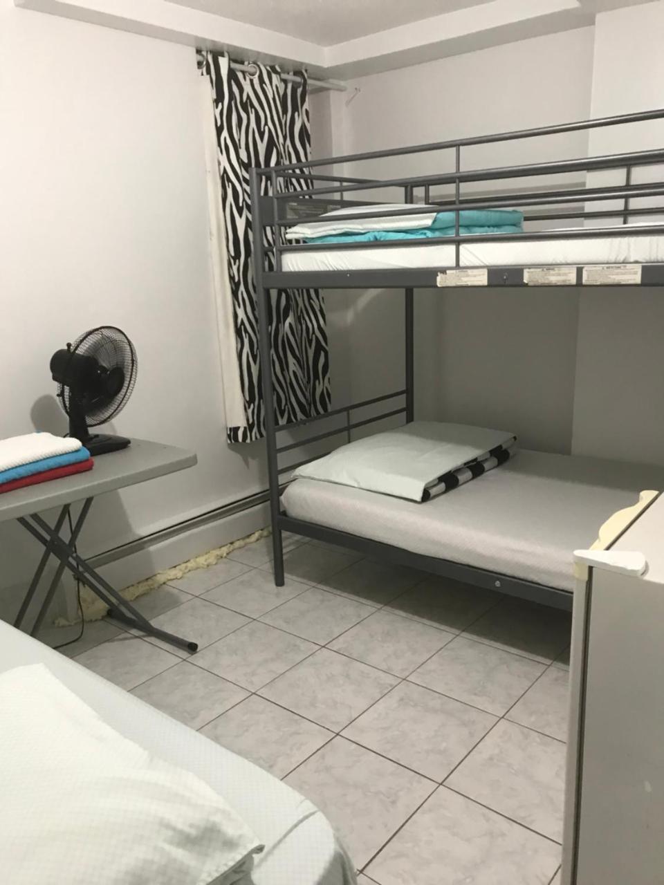 University Apartment Торонто Екстериор снимка