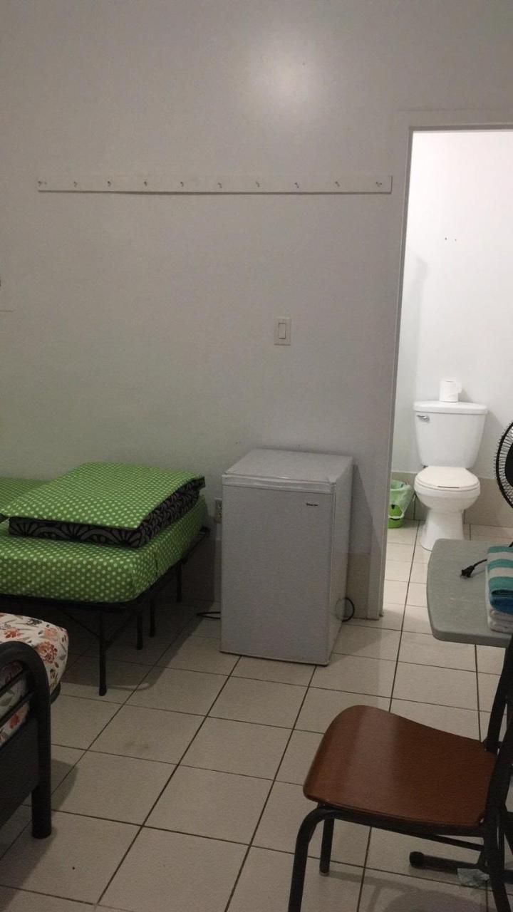 University Apartment Торонто Екстериор снимка