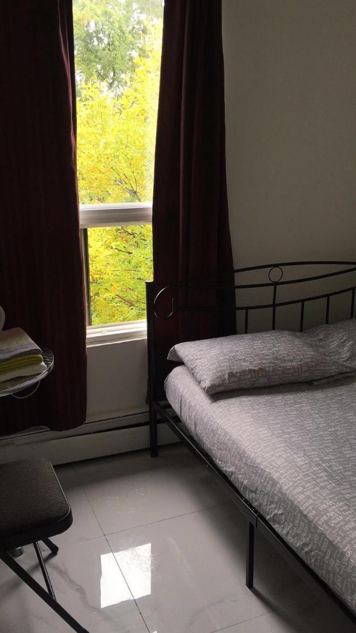 University Apartment Торонто Екстериор снимка