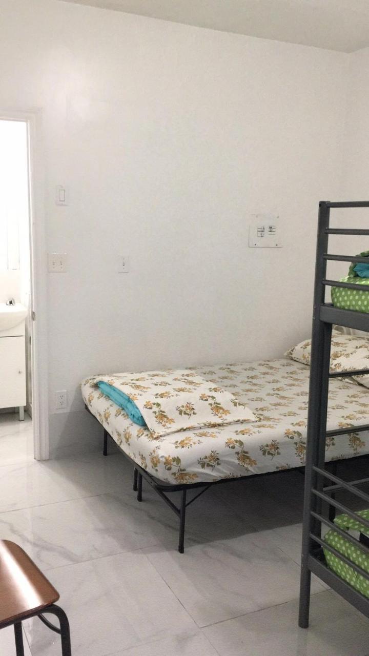 University Apartment Торонто Екстериор снимка