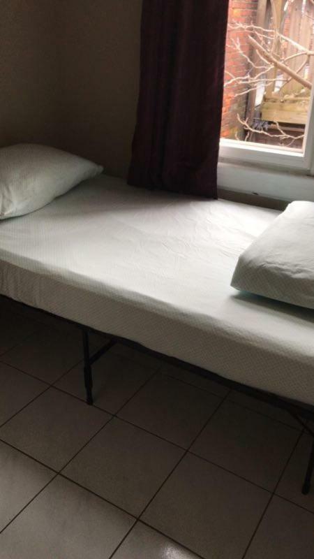 University Apartment Торонто Екстериор снимка